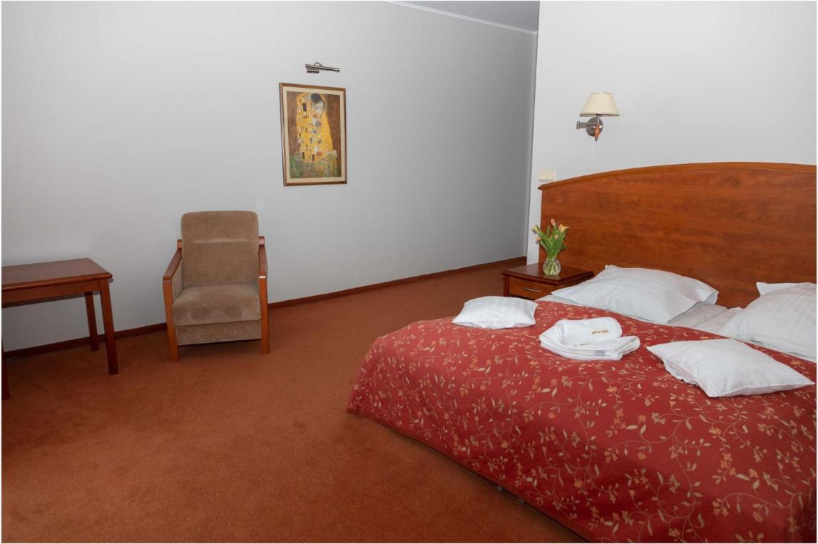 Hotel Piast Cedynia Экстерьер фото