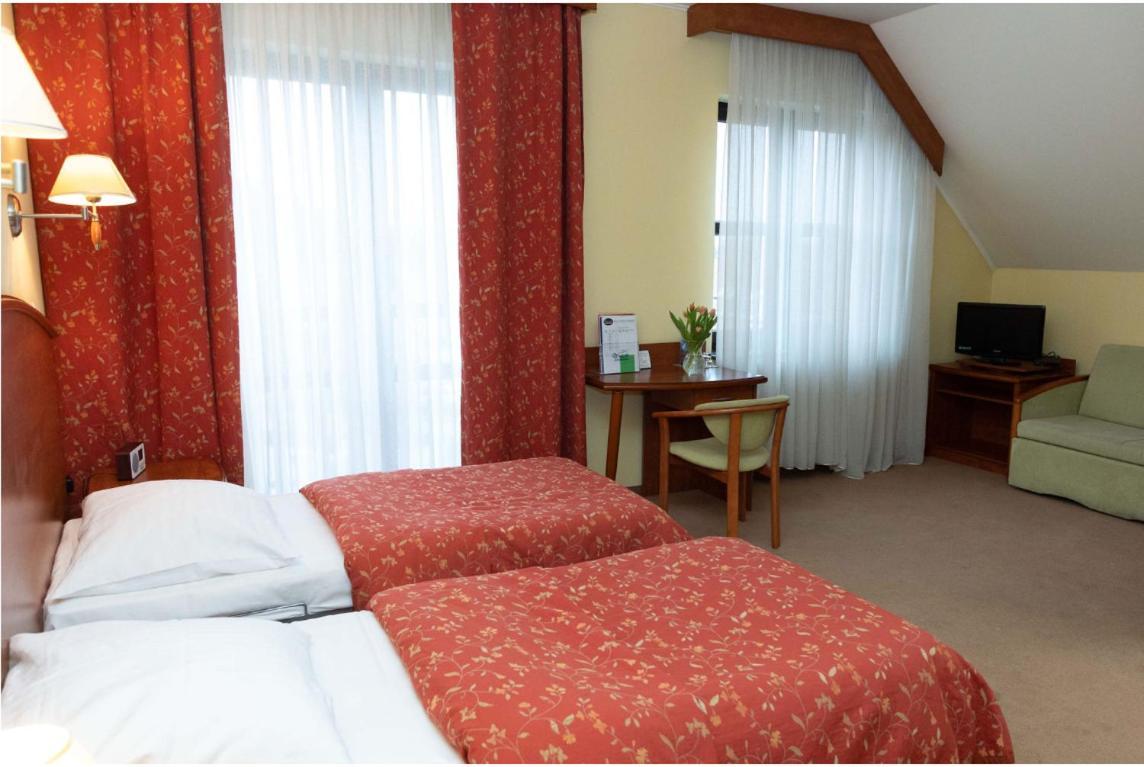 Hotel Piast Cedynia Экстерьер фото