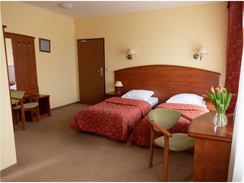 Hotel Piast Cedynia Экстерьер фото