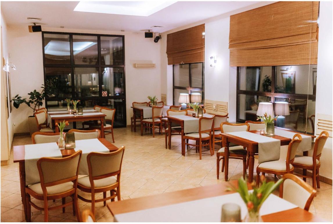 Hotel Piast Cedynia Экстерьер фото