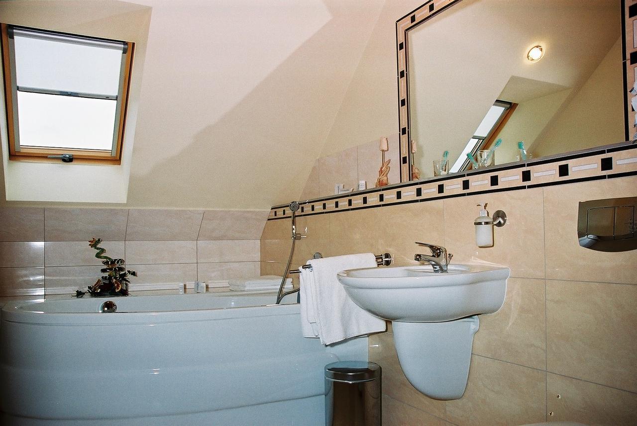 Hotel Piast Cedynia Экстерьер фото