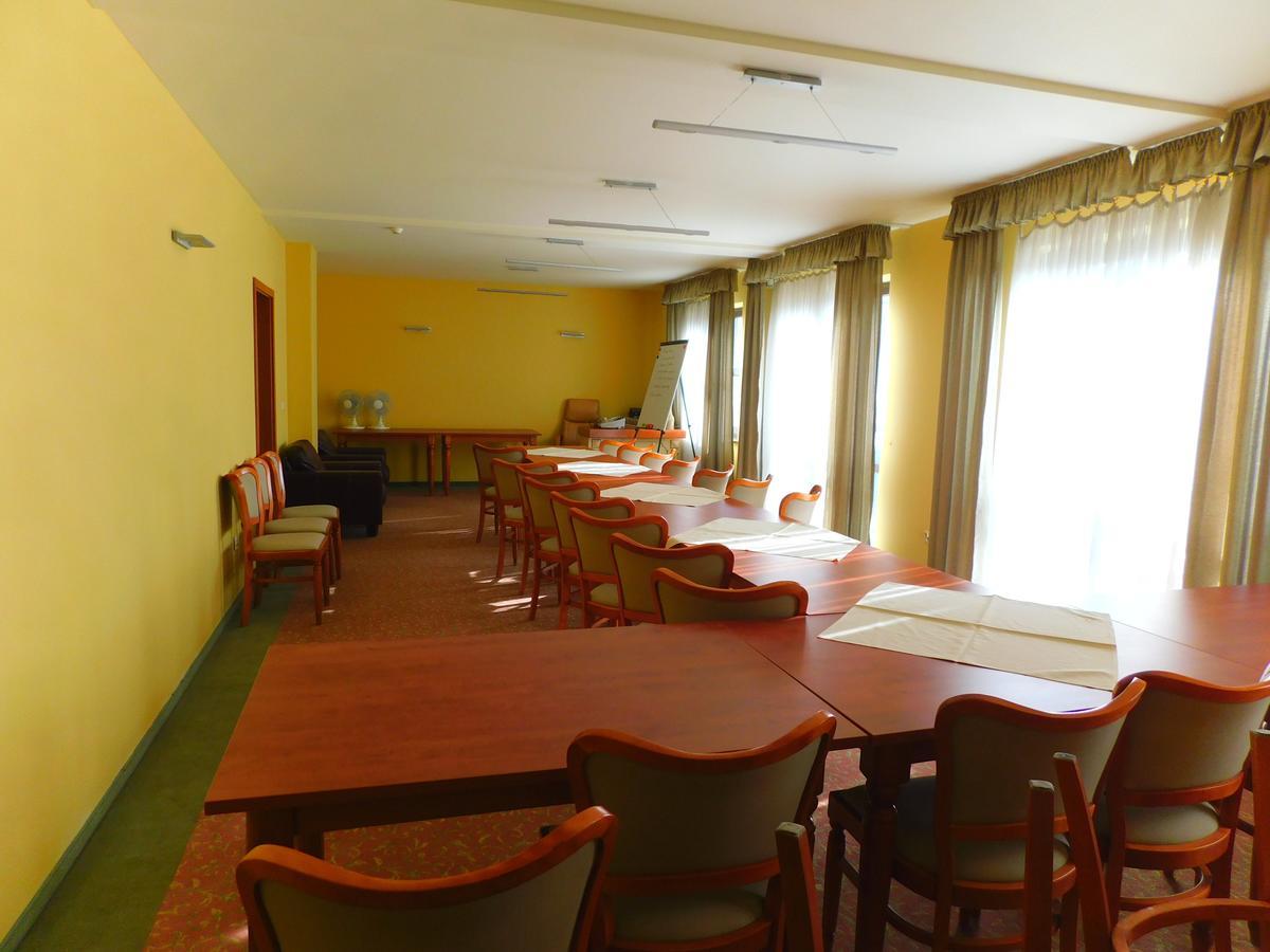 Hotel Piast Cedynia Экстерьер фото