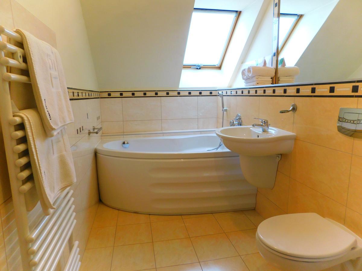 Hotel Piast Cedynia Экстерьер фото