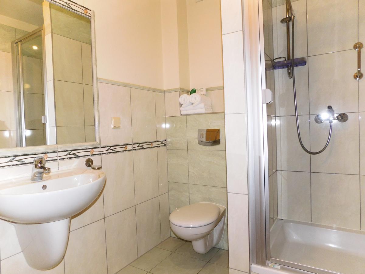 Hotel Piast Cedynia Экстерьер фото