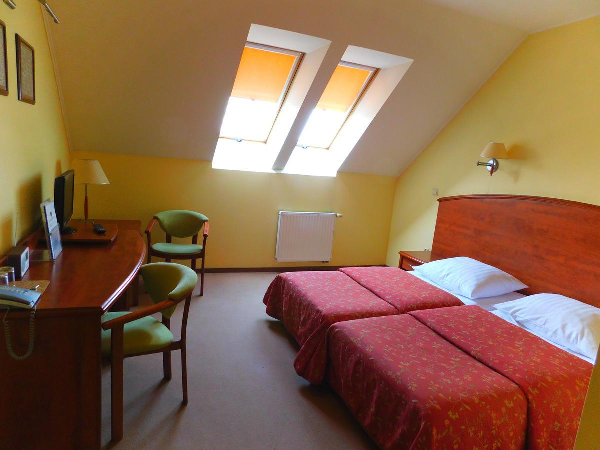 Hotel Piast Cedynia Экстерьер фото