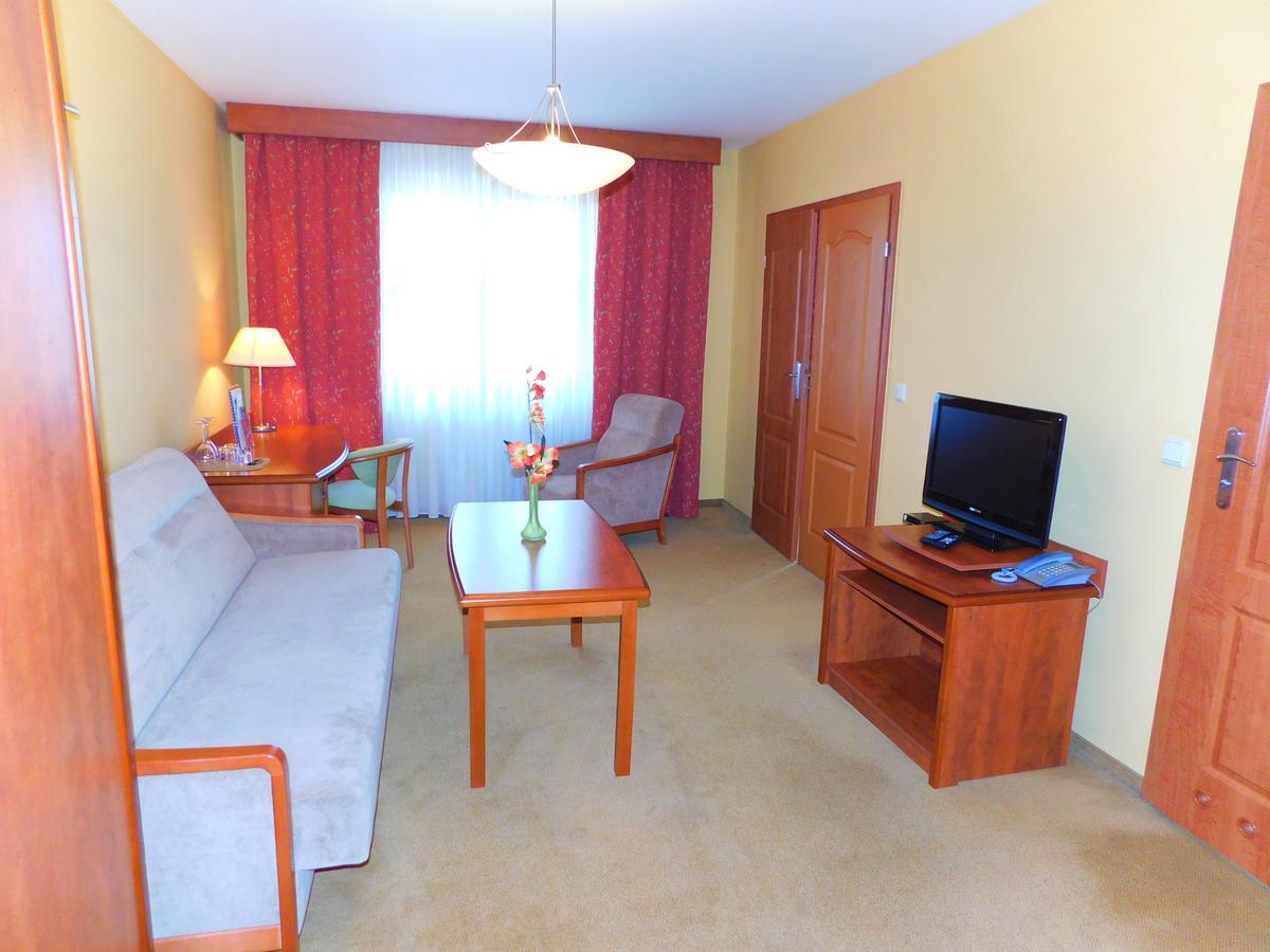Hotel Piast Cedynia Экстерьер фото